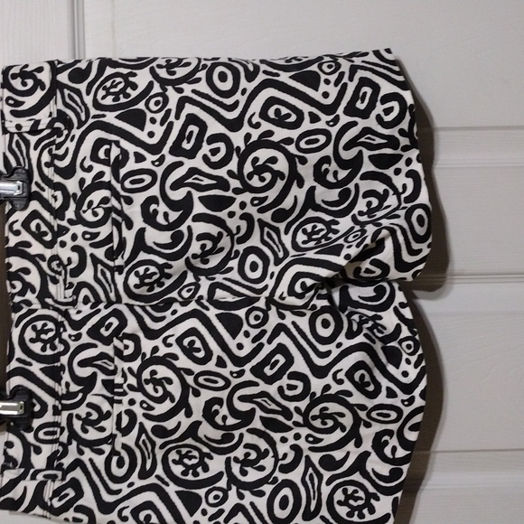 Shorts - Picture 2 of 2